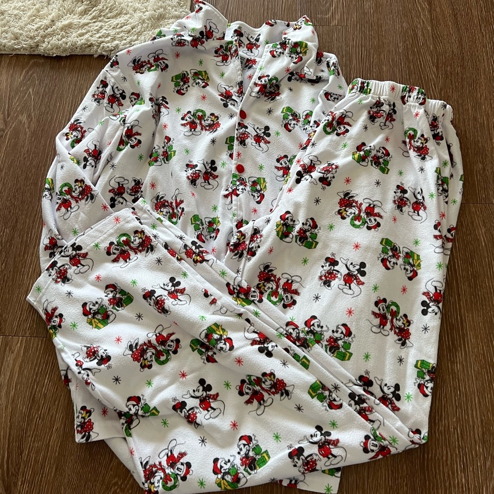 Woman’s Disney pj set